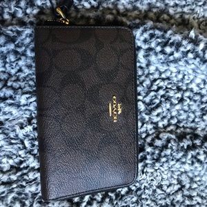 Coach wristlet wallet